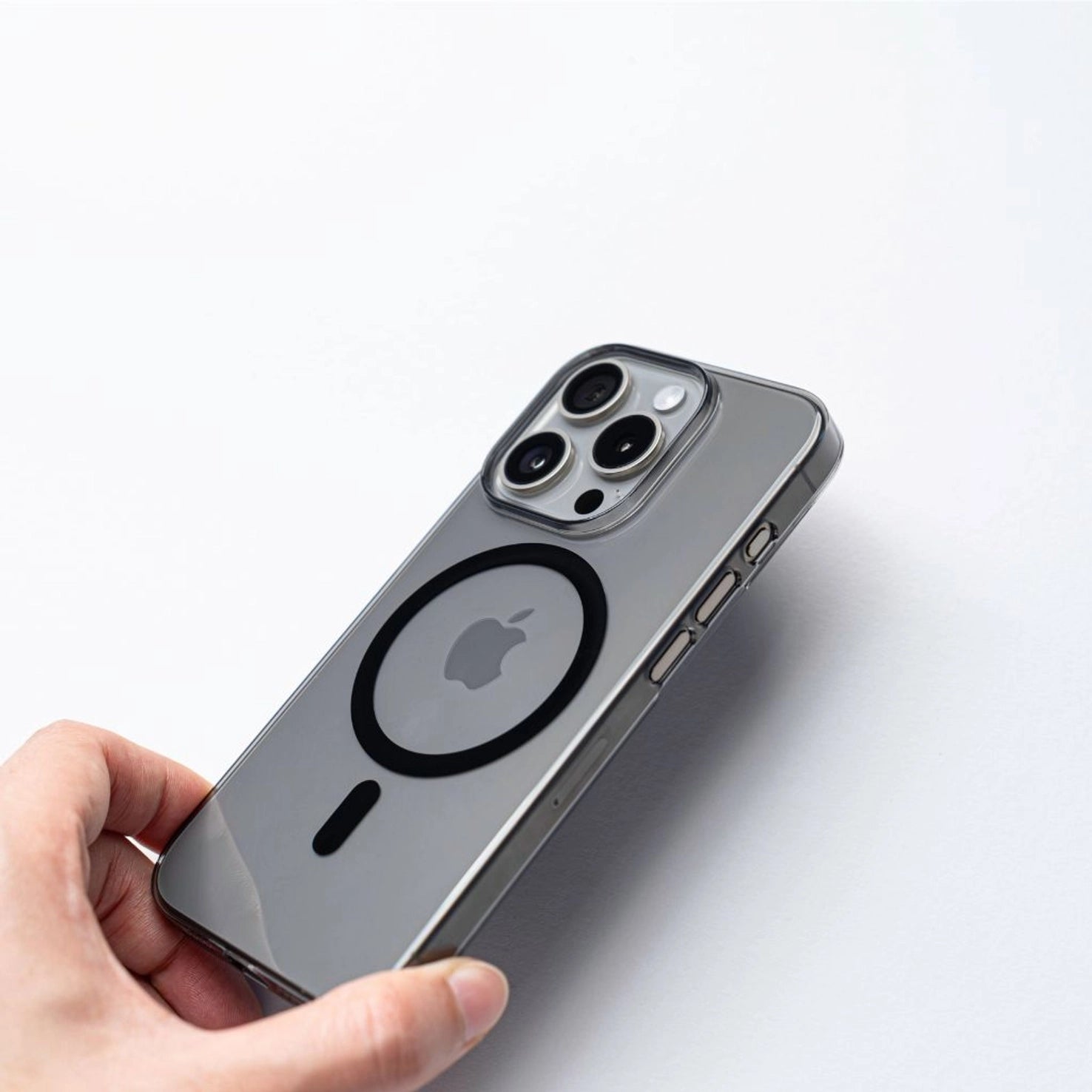 THE INVISIBLE AIR (MagSafe)