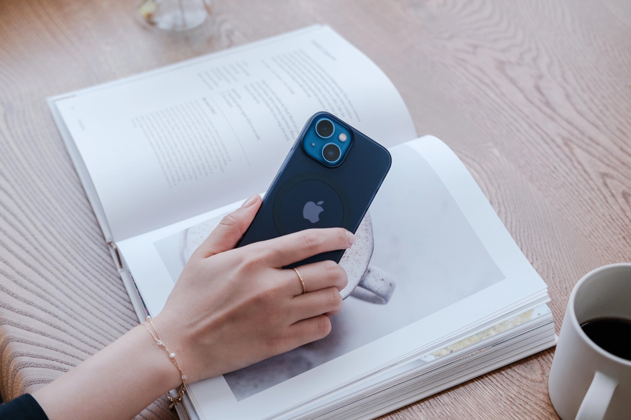 THE FROST AIR ULTRA (MagSafe)