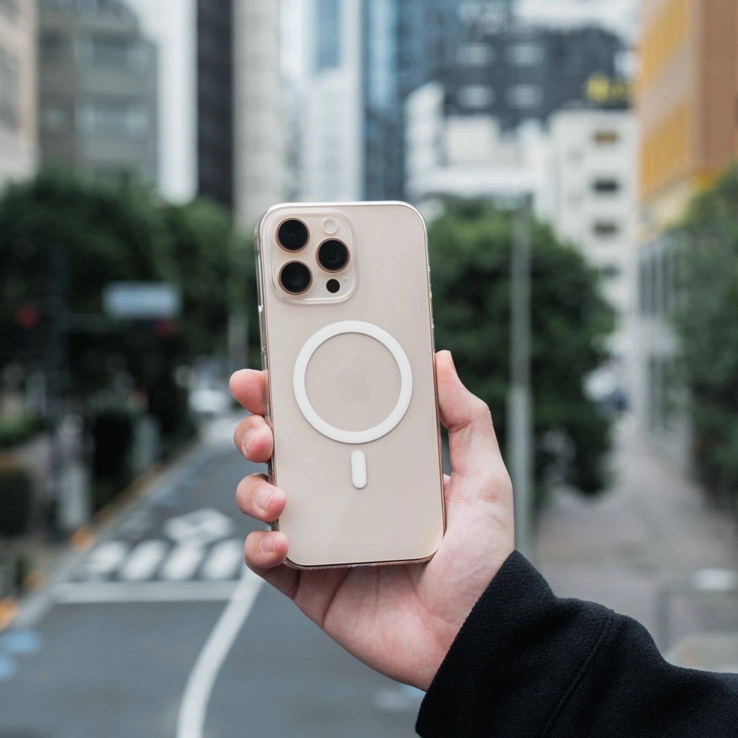 THE INVISIBLE AIR (MagSafe)