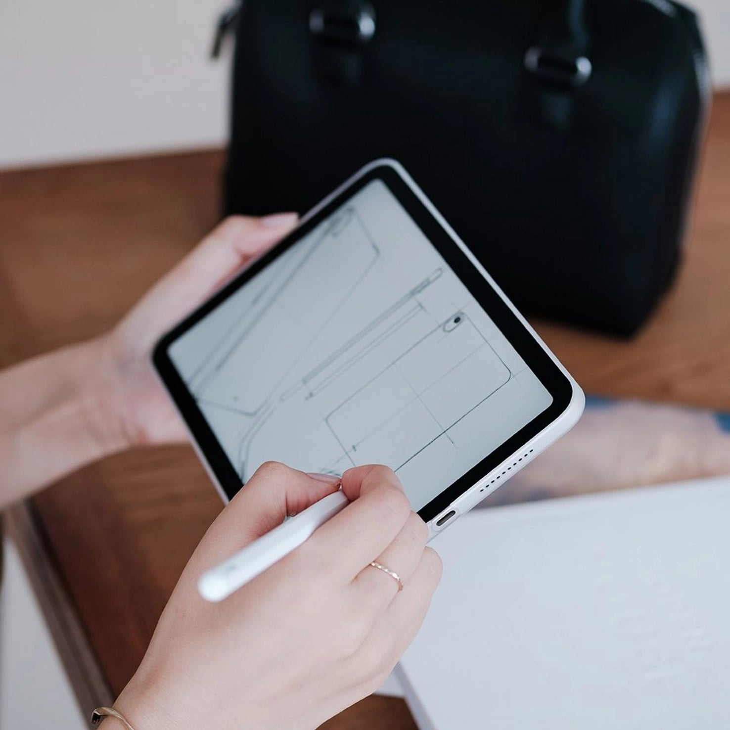 THE FROST AIR (iPad mini 6, A17 Pro)