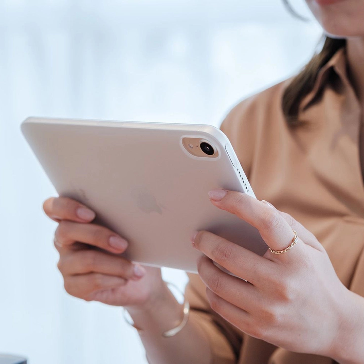 THE FROST AIR (iPad mini 6, A17 Pro)