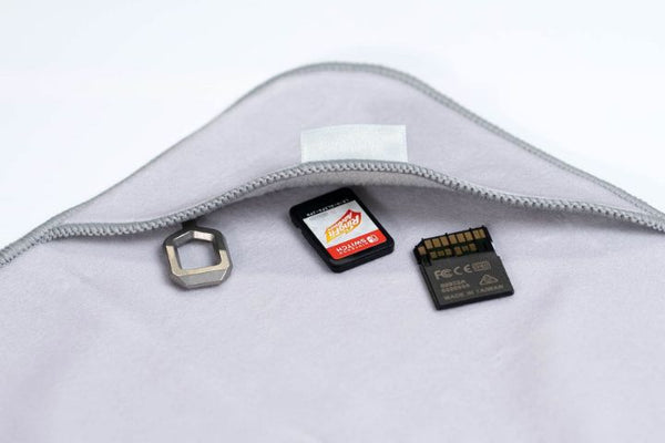 生地の特性を利用した収納ポケット